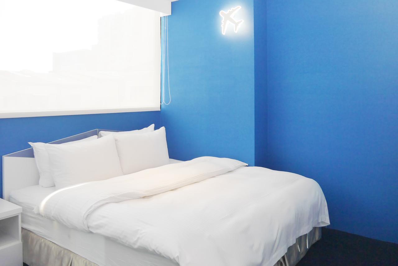 Time Flyer Hotel Taichung Exterior photo